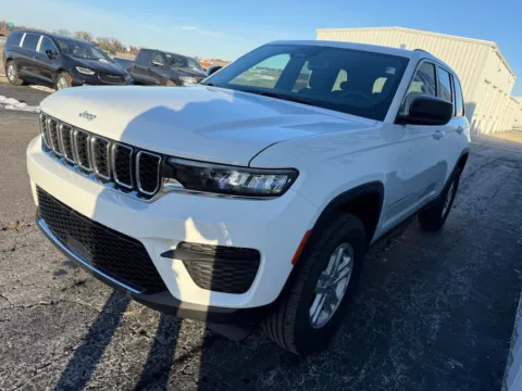 Another view of 2024 Jeep Grand Cherokee Laredo for sale in Saint Marys, OH at St. Marys CDJR