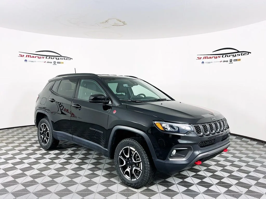 2024 Jeep Compass Trailhawk's photo
