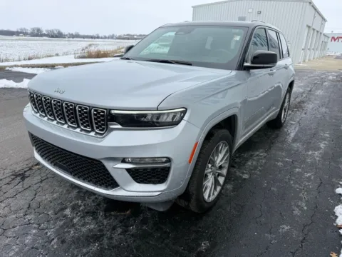 Another view of 2024 Jeep Grand Cherokee Summit for sale in Saint Marys, OH at St. Marys CDJR