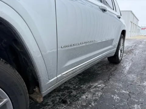More photos of 2024 Jeep Grand Cherokee Summit at St. Marys CDJR, OH