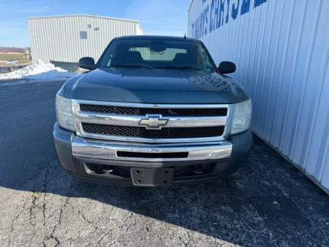 Photos of 2009 Chevrolet Silverado 1500 LT for sale in Saint Marys, OH at St. Marys CDJR