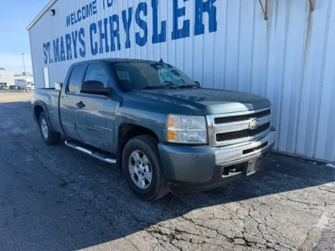 Gray 2009 Chevrolet Silverado 1500 LT for sale in Saint Marys, OH