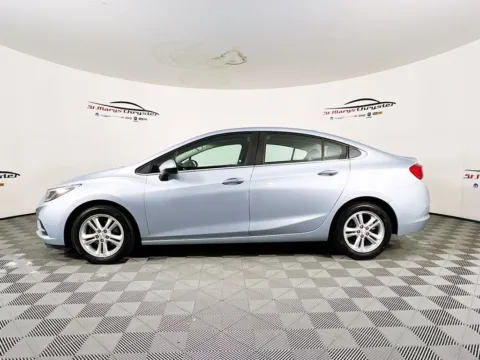 More photos of 2017 Chevrolet Cruze LT at St. Marys CDJR, OH