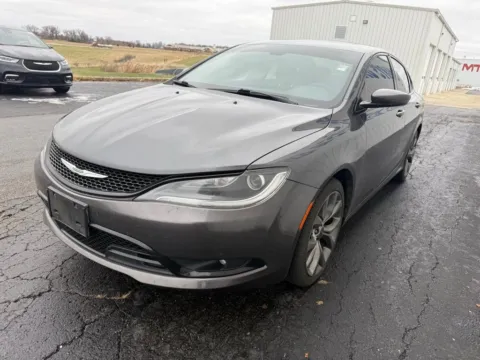 More photos of 2016 Chrysler 200 S at St. Marys CDJR, OH