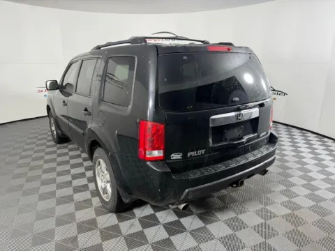 More photos of 2011 Honda Pilot EX-L at St. Marys CDJR, OH