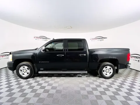 More photos of 2010 Chevrolet Silverado 1500 LT at St. Marys CDJR, OH