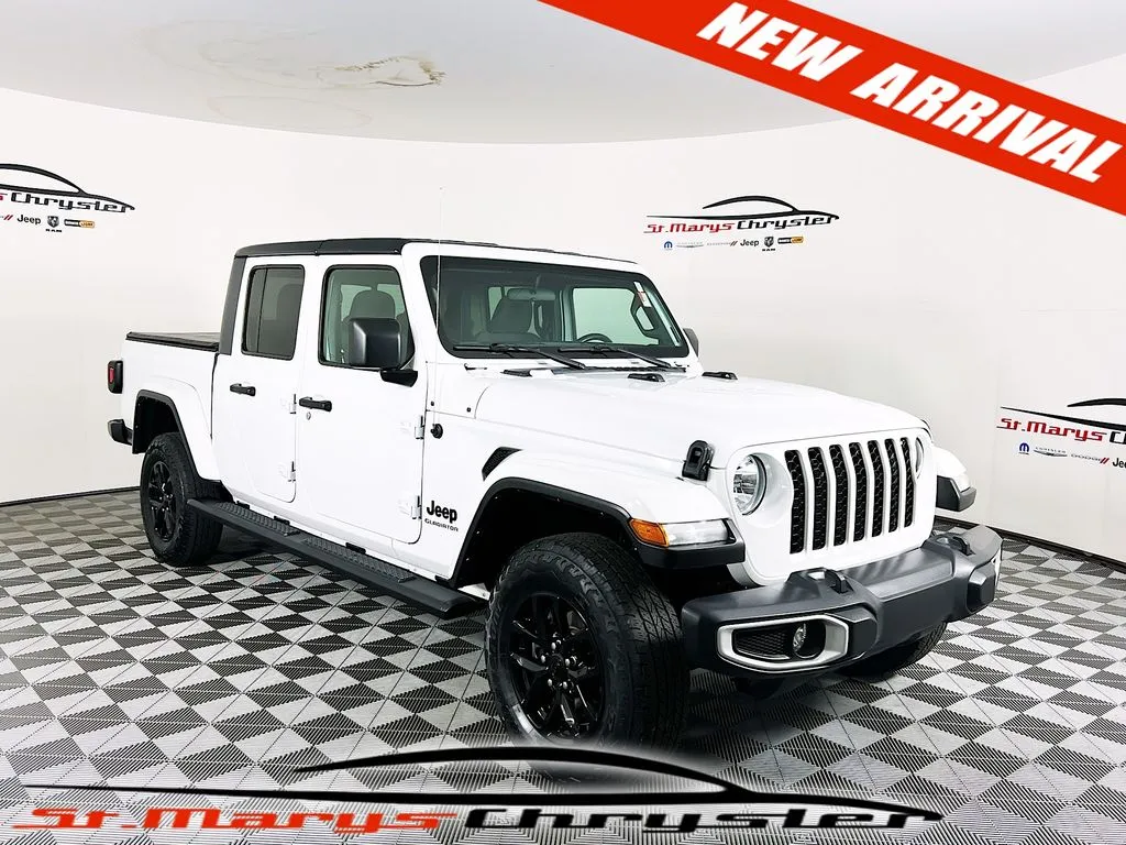 2022 Jeep Gladiator Sport S's photo