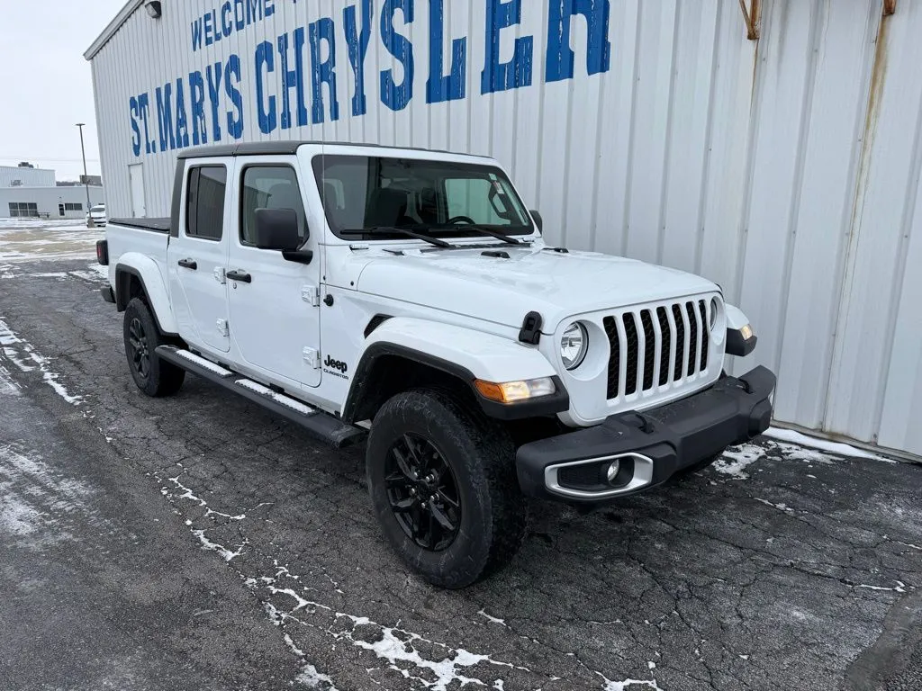 2022 Jeep Gladiator Sport S's photo