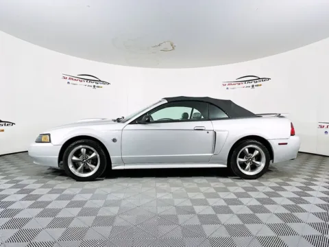 More photos of 2004 Ford Mustang GT at St. Marys CDJR, OH