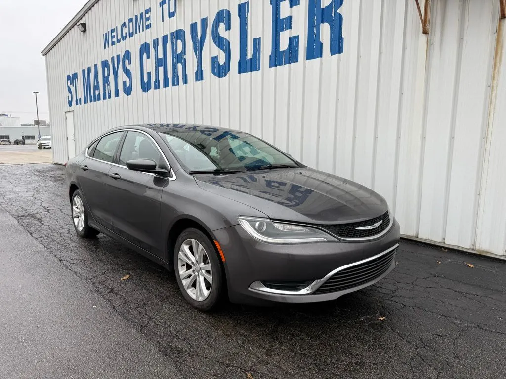 2015 Chrysler 200 Limited's photo