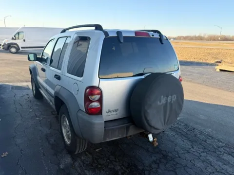 More photos of 2007 Jeep Liberty Sport at St. Marys CDJR, OH