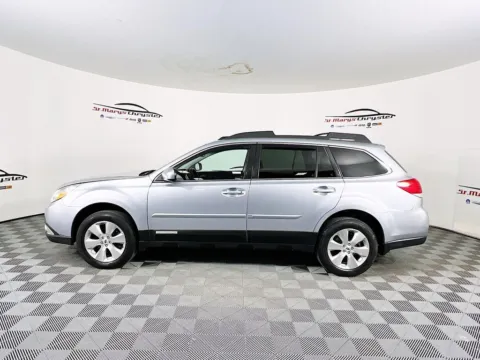 More photos of 2012 Subaru Outback 3.6R at St. Marys CDJR, OH
