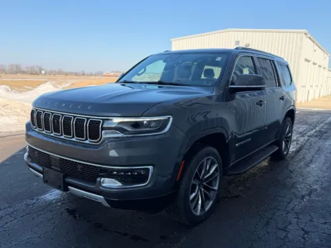 More photos of 2022 Jeep Wagoneer Series II at St. Marys CDJR, OH