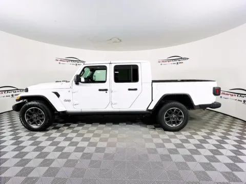 More photos of 2021 Jeep Gladiator Overland at St. Marys CDJR, OH