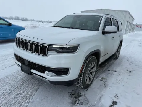 More photos of 2022 Jeep Wagoneer Series II at St. Marys CDJR, OH
