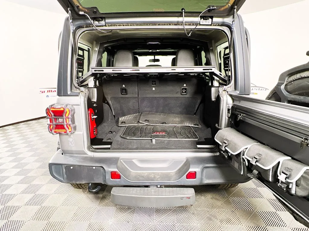 2019 Jeep Wrangler Unlimited Sahara - Photo 25