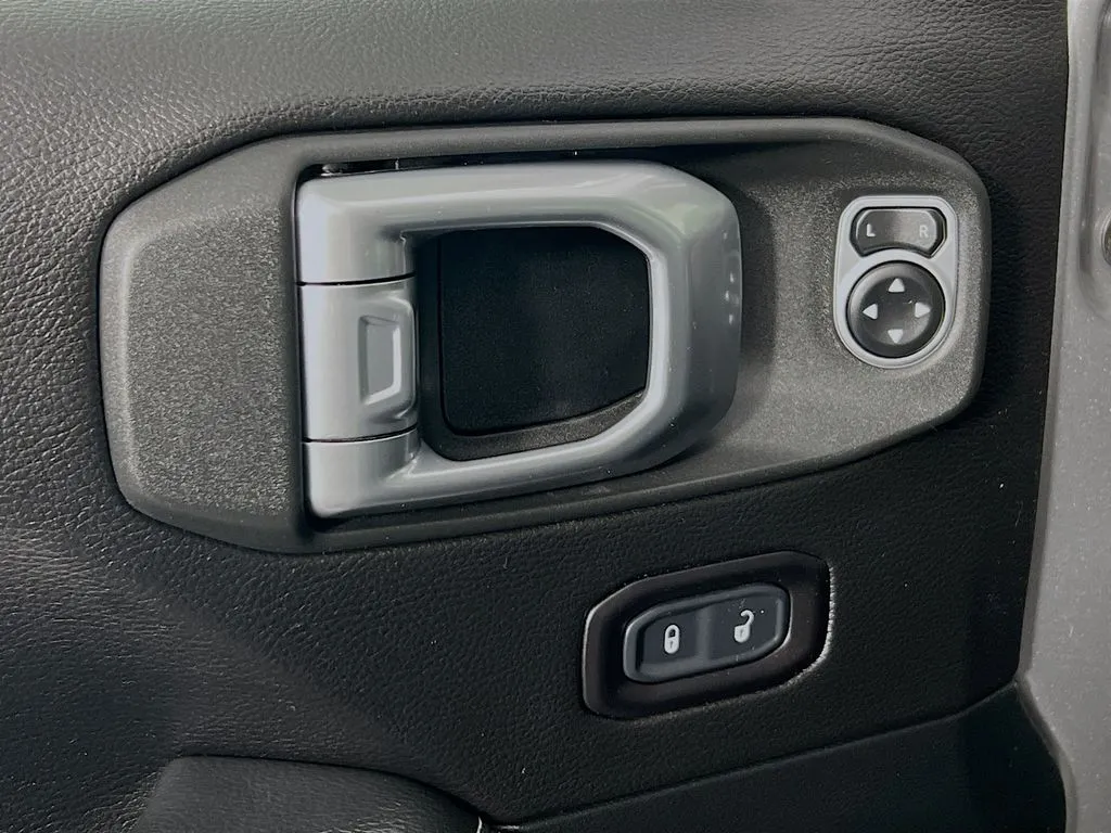2019 Jeep Wrangler Unlimited Sahara - Photo 18