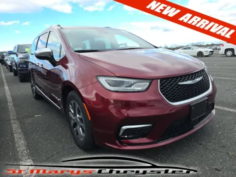 Red 2023 Chrysler Pacifica Hybrid Pinnacle for sale in Saint Marys, OH