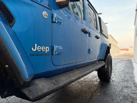 More photos of 2021 Jeep Gladiator Overland at St. Marys CDJR, OH