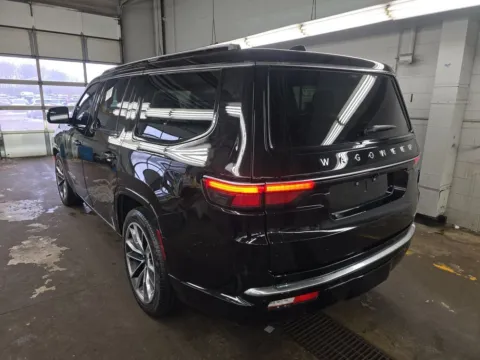 More photos of 2024 Jeep Wagoneer Series III at St. Marys CDJR, OH