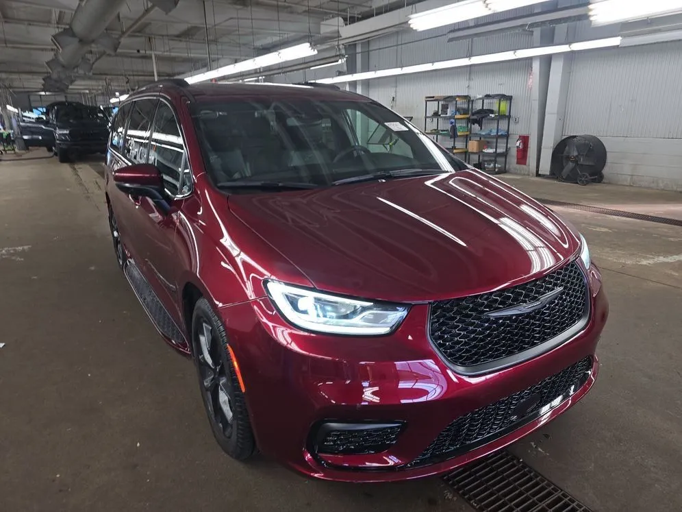 2023 Chrysler Pacifica Touring L