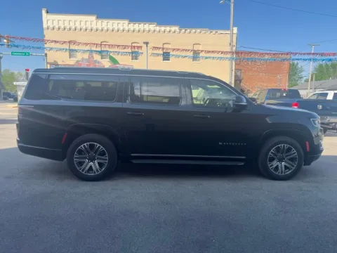 More photos of 2024 Jeep Wagoneer L Series II at St. Marys CDJR, OH
