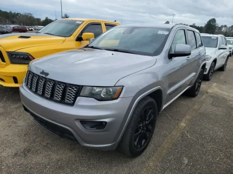 Another view of 2020 Jeep Grand Cherokee Altitude for sale in Saint Marys, OH at St. Marys CDJR