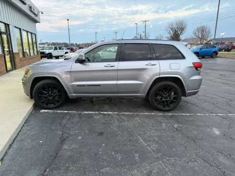 More photos of 2020 Jeep Grand Cherokee Laredo at St. Marys CDJR, OH