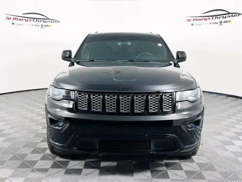 Another view of 2019 Jeep Grand Cherokee Altitude for sale in Saint Marys, OH at St. Marys CDJR
