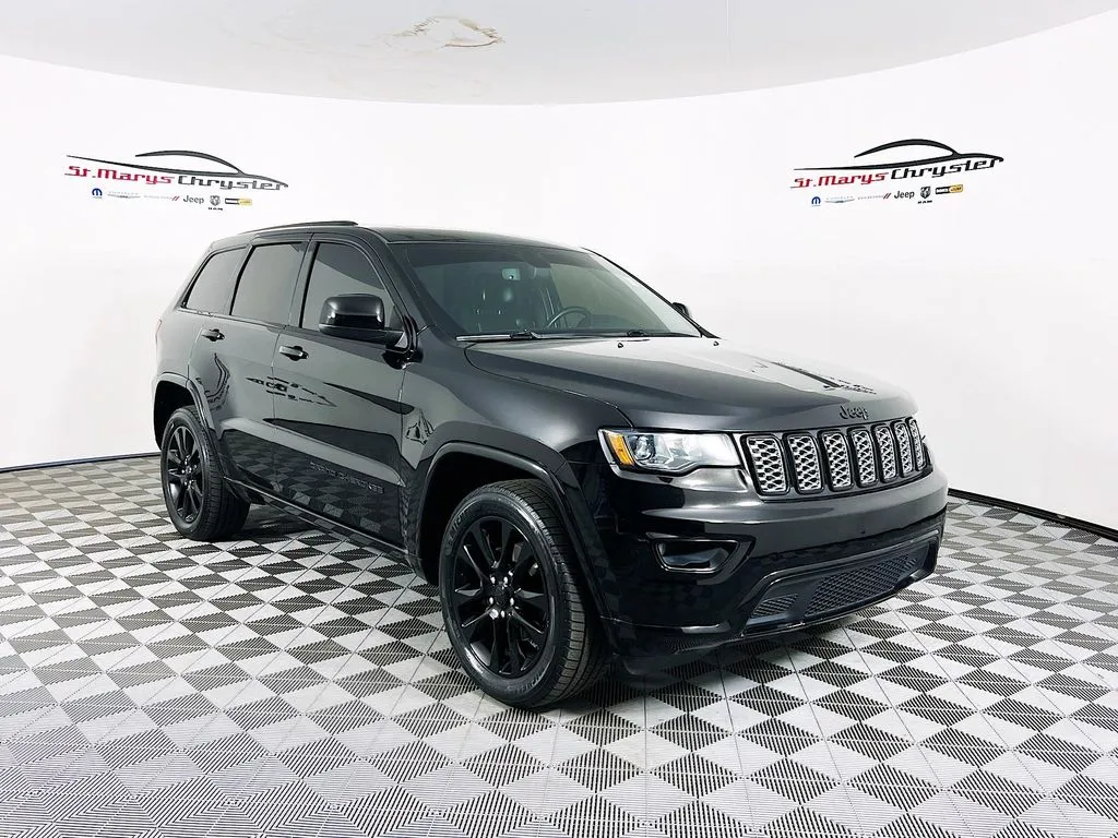 Black 2019 Jeep Grand Cherokee Altitude for sale in Saint Marys, OH