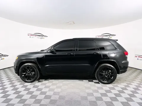 More photos of 2019 Jeep Grand Cherokee Laredo at St. Marys CDJR, OH