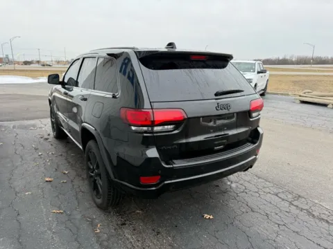 More photos of 2019 Jeep Grand Cherokee Laredo at St. Marys CDJR, OH