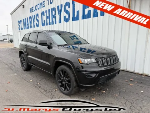 Black 2019 Jeep Grand Cherokee Laredo for sale in Saint Marys, OH