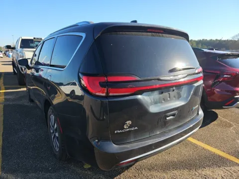 More photos of 2021 Chrysler Pacifica Hybrid Touring L at St. Marys CDJR, OH
