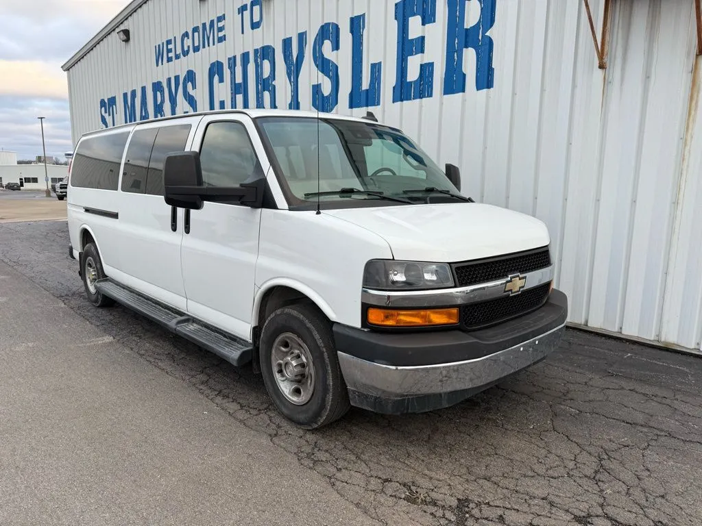 White 2019 Chevrolet Express 3500 LT for sale in Saint Marys, OH