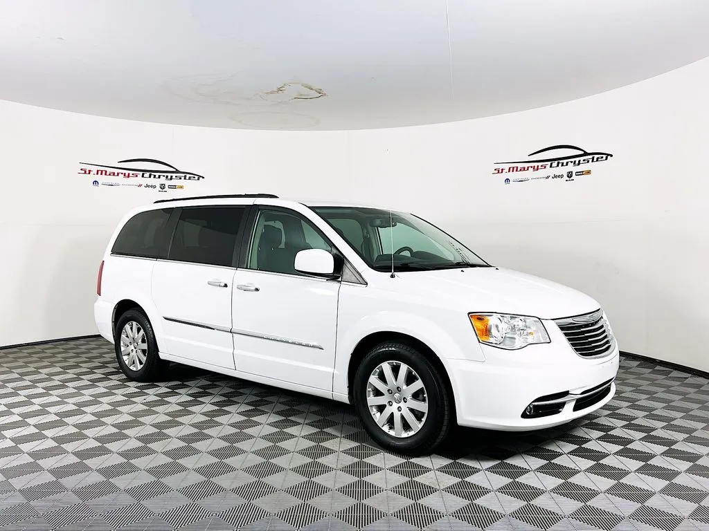 2014 Chrysler Town & Country Touring