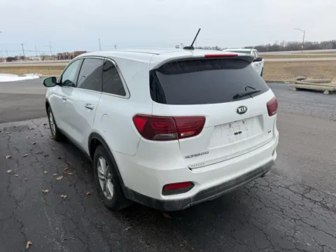 More photos of 2019 Kia Sorento L at St. Marys CDJR, OH