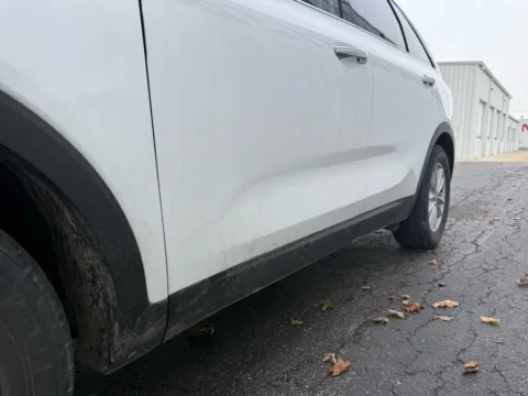 More photos of 2019 Kia Sorento L at St. Marys CDJR, OH