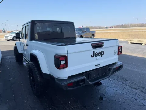 More photos of 2021 Jeep Gladiator Willys at St. Marys CDJR, OH