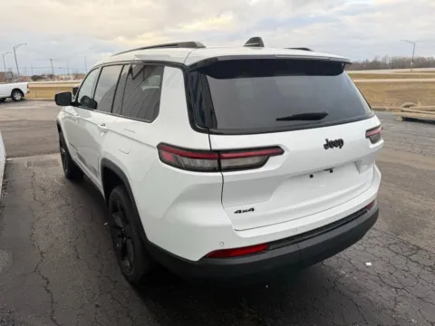More photos of 2024 Jeep Grand Cherokee L Altitude X at St. Marys CDJR, OH