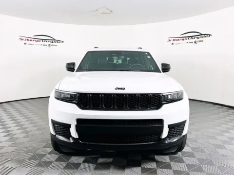 Another view of 2024 Jeep Grand Cherokee L Altitude X for sale in Saint Marys, OH at St. Marys CDJR