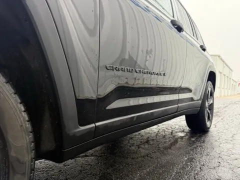 More photos of 2024 Jeep Grand Cherokee Limited at St. Marys CDJR, OH