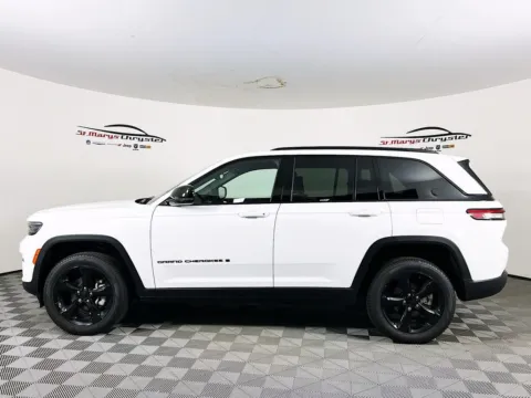 More photos of 2024 Jeep Grand Cherokee Limited at St. Marys CDJR, OH