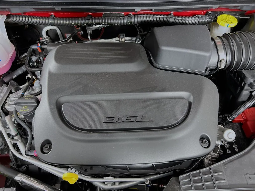 2025 Chrysler Pacifica Select - Photo 31