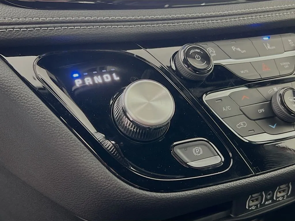 2025 Chrysler Pacifica Select - Photo 17
