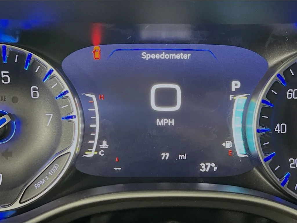 2025 Chrysler Pacifica Select - Photo 13