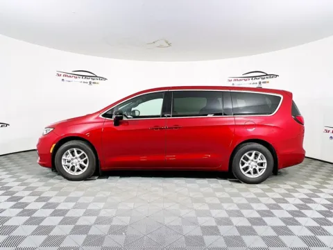 More photos of 2025 Chrysler Pacifica Select at St. Marys CDJR, OH