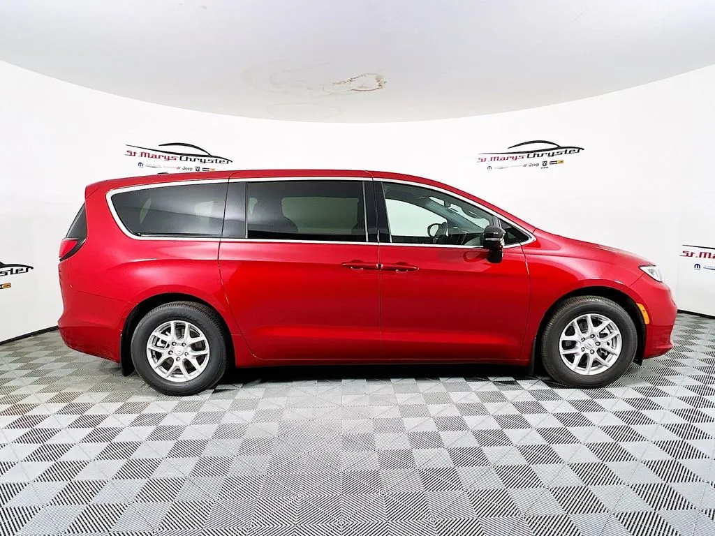 2025 Chrysler Pacifica Select - Photo 9