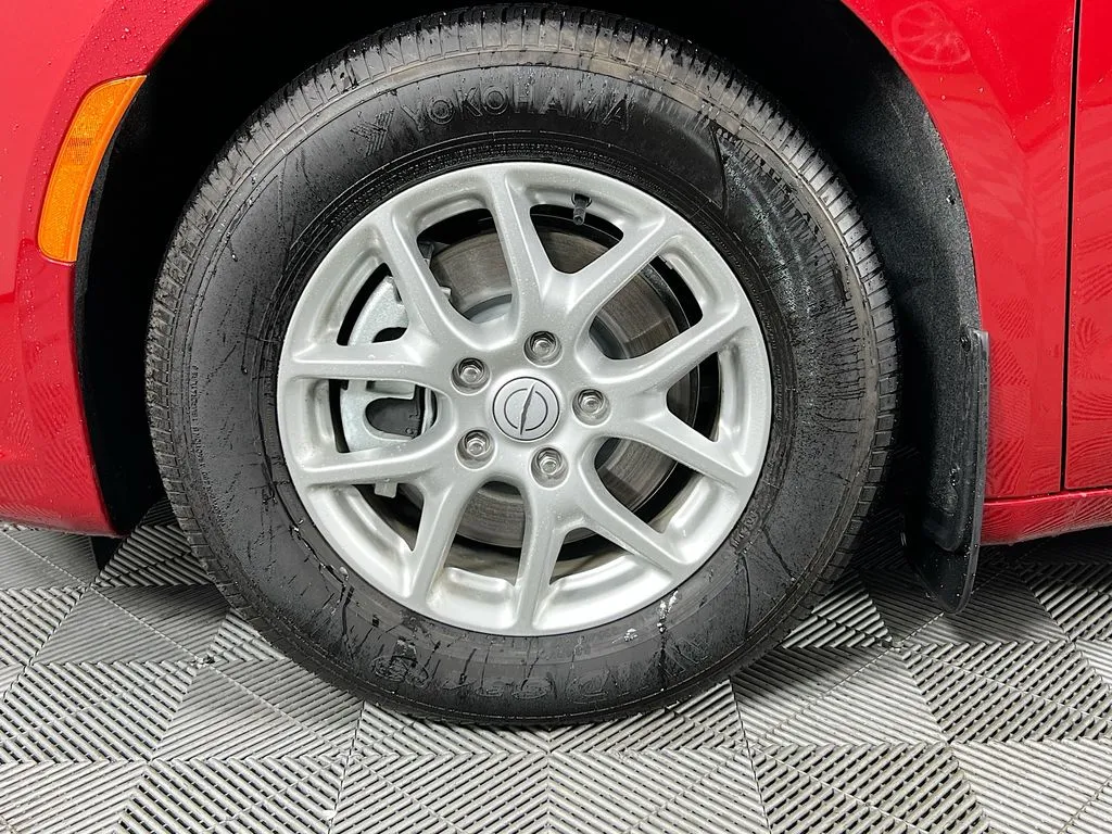 2025 Chrysler Pacifica Select - Photo 32