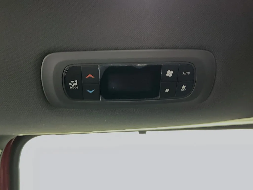 2025 Chrysler Pacifica Select - Photo 25